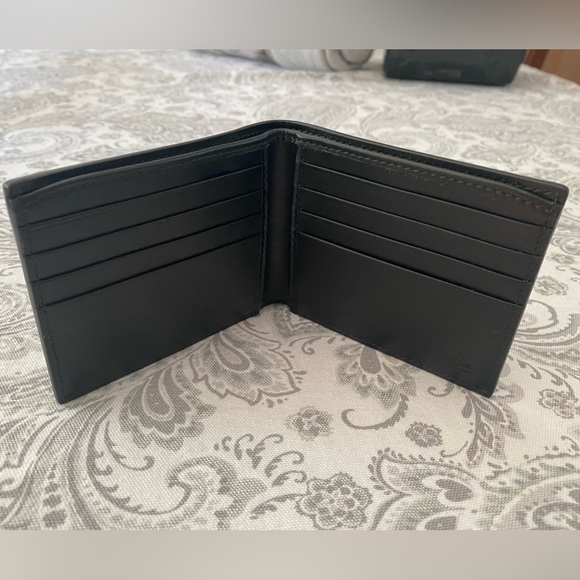 Gucci bifold leather wallet - Picture 3 of 6